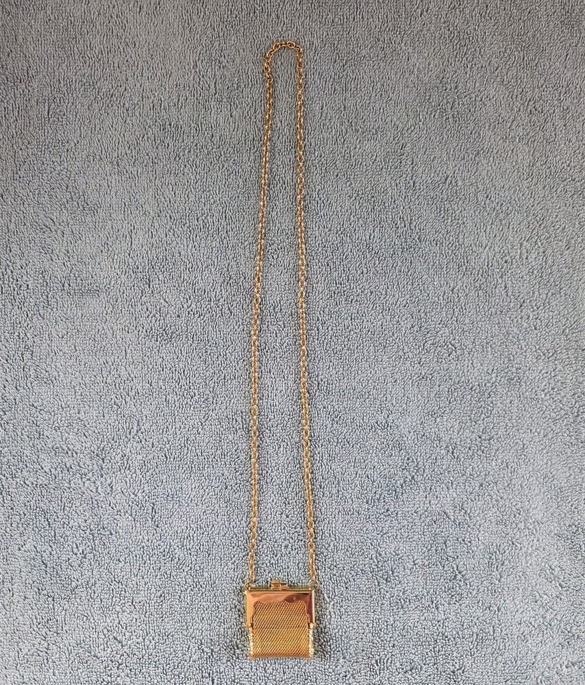 Vintage Gold Tone Necklace Oval Link Mesh Mini Purse Coin Pouch 28″