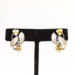 Coro Vintage White Enamel Earrings Silver Tone Clip On Hinge Screw Back Signed