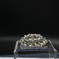 Vtg Smoky Gray Marquise Rhinestone AB Layered Wreath Silver Plated Pin Brooch