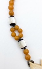 Vintage Lee Sands Mother of Pearl Inlay Floral Pendant Necklace
