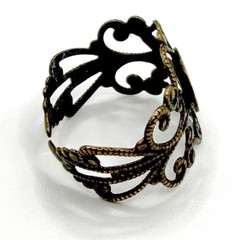 Antique Gold Tone Filigree Adjustable Ring Round Center 5.75–6.5