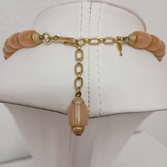 Vintage Crown Trifari Gold Tone Peach Moonglow Barrel Bead Choker Necklace