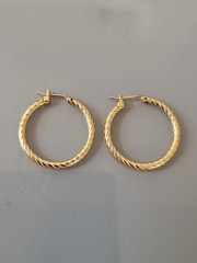 Rare Vintage 1″ Hoops Goldtone Ornate Earrings Eleborate Swirls Beautiful R8
