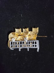 Vintage Ultra Craft Signed Gold & Silver Tone Cat Brooch Pin Gift Unisex Adult