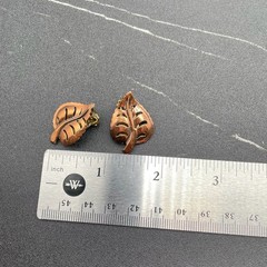 Vintage 1960s Copper-Tone Classic Fashion Veined Leaf Stud Clip-On Earrings Y2K