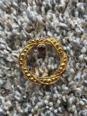 Vintage Gold Tone Textured Circle Brooch with Red Glass Cabochon Stone