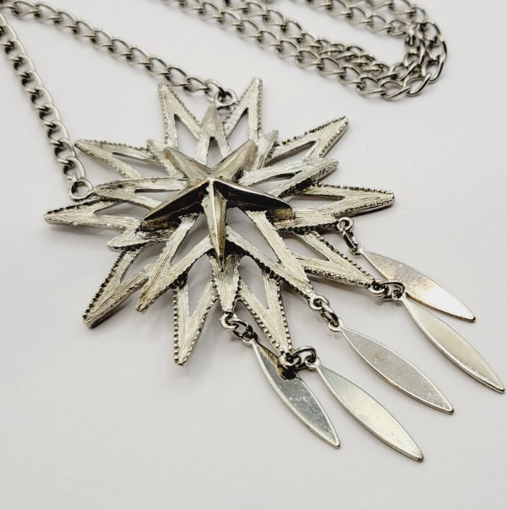 Lisner STAR Pendant Necklace Silver Tone Dangle in Art Deco 26 in