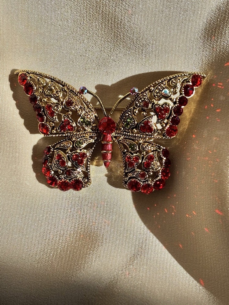 Vintage Gold Tone Red Rhinestone Butterfly Brooch In Great Condition