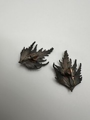 Vintage Tarnished Leaf Clip Earrings 4.5cm JB6
