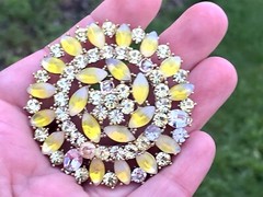 Vtg WEISS Yellow Givre Glass Rhinestone Domed Round Pinwheel Brooch