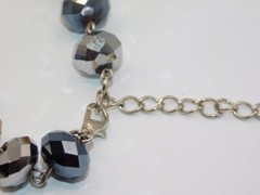 C274-VINTAGE NECKLACE~GLASS BEADS~GOLD/BLACK/SILVER TONE~18″ -21″~WOW!