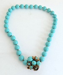 Beautiful Vintage Turquoise Blue Beaded Necklace w/ Ornate Cluster Clasp