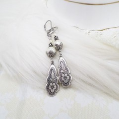Art Nouveau Earrings, Antique Silver Tone Pansy Flower Cream Faux Pearl Jewelry