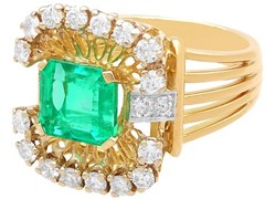 2.68Ct Colombian Emerald and 0.80Ct Diamond, 18k Yellow Gold Cocktail Ring