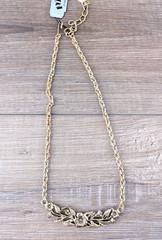 1928 Jewelry Co 19″ goldtone floral necklace nickel free made in USA hook close