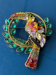 Vintage Rhinestone Toucan Bird Brooch Colorful Tropical Parrot Pin Gold Tone