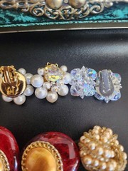 vintage costume jewelry lot of 28 in beautiful box