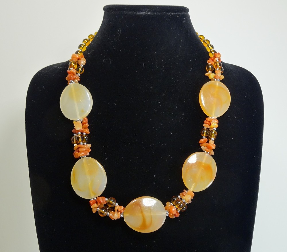 CARAMEL & COGNAC QUALITY NECKLACE, Chunky Agate, Glass, Plastic & Metal, 24″ L