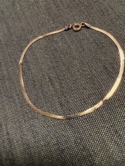 Vintage SOLID 14KT Gold Stamped 7″ Bracelet 0.79g Herring Bone New Old Stock