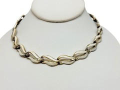 Vintage Choker Necklace Retro Gold Tone Cream Enamel Mid Century Chain 15 inch