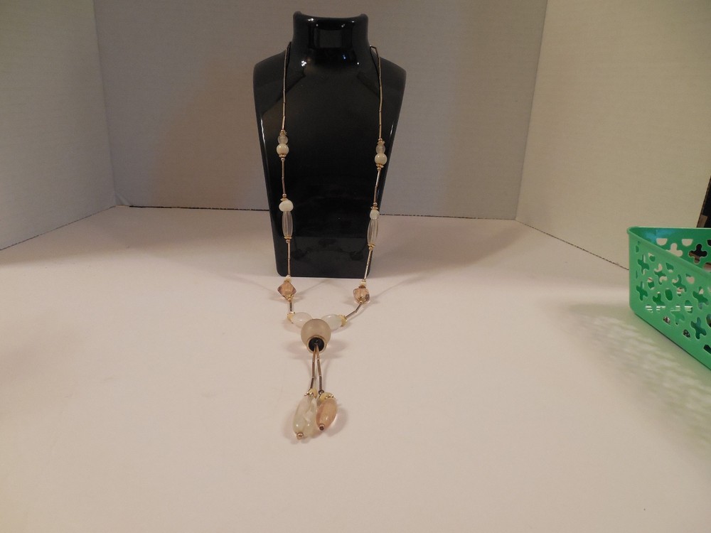 VINTAGE SIGNED CASUAL CORNER BEAD FAUX LIQUID SILVER NECKLACE