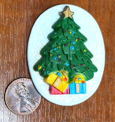 Vintage 80’s Hong Kong Festive Christmas Tree Holiday Pin / Brooch
