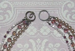 BEAUTIFUL VTG. LAVENDER AURORA BOREALIS & FAUX PEARL BEAD NECKLACE & EARRING SET