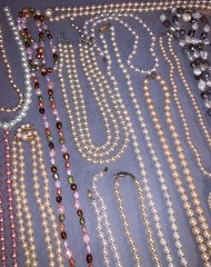 Great Lot 52 Mostly Vintage Heavier Weight Pearl Bead Necklaces Many Designs