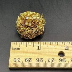 Vintage Gold Tone 3D Mother Bird On Nest With Faux Pearl Wire Work Brooch Pin