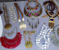 Great Lot 25 Vintage to More Modern Big & Bold Design Necklaces