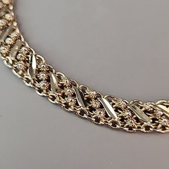 Vintage Etched Chain Bracelet Gold Tone Rosettes 6.25″