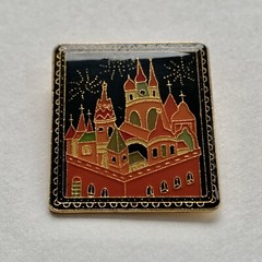 Vintage Russian Saint Basil’s Cathedral Enameled Gold Plated Brooch Pin