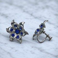 Blue Rhinestone Flower Floral Silver Tone Screw Back Earrings • Vintage Jewelry