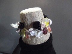 Vtg Costume Jewlery Multi colored Glass Beads 2.25″in Stretchy Barcelet
