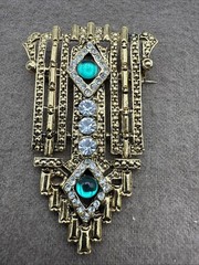 Crest Chandelier Waterfall Green Clear Crystals Rhinestones Gold Brooch 2-1/4″