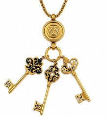 Vintage Joan Rivers GoldTone Etruscan 3 Skeleton Keys Charms Pendant Necklace