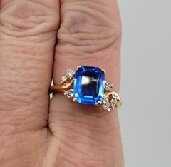 Vtg Sz 8 Ring Blue Clear Cubic Zirconia Beautiful Jewelry Elegant Glam Signed A