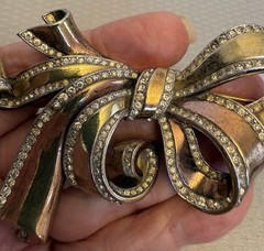 Retro Crown Trifari Bow Brooch Multi Tone Gold Pave Rhinestone 3D Double Ribbon