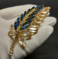 Juliana D&E DeLizza Elster Feather Leaf Brooch Blue Navette Clear Rhinestones 4′