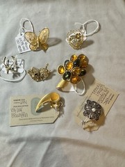 Lot of (7) Vintage Brooches Various Designs/Styles/Shapes/Colors Fashion Jewelry