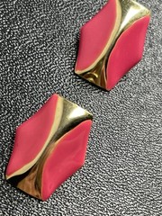 Vintage 1” Pink Enameled Gold Tone Abstract Earrings