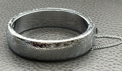 VTG Hinged Bangle Bracelet Floral Silver Tone Engraved Foliage Safety Chain 7”