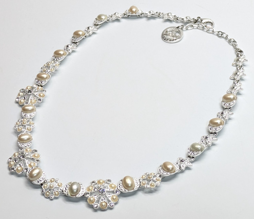 VTG Trifari Silver Tone Snowflake Cream Faux Pearl Rhinestone 16-18″ Necklace