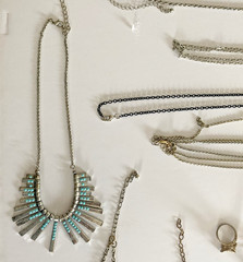 Vintage Lot COSTUME JEWELRY All Wearable & Nice 48 pieces