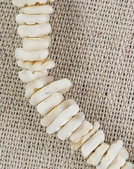 Vintage White Puka Shell Beaded Necklace 15.5 in Silver-Tone Barrel Clasp