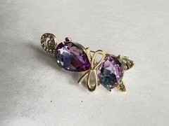 Purple Crystal Cat Brooch Gold Tone Rhinestone Kitty Pin