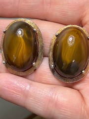 Vintage Faux Tiger Eye Seleni Gold Tone Clip Earrings Chunky Honey Brown Swirl