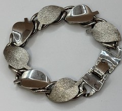 Vintage Panel Bracelet Silver Tone Textured Leaf Design Shiny Box Clasp 6.5”
