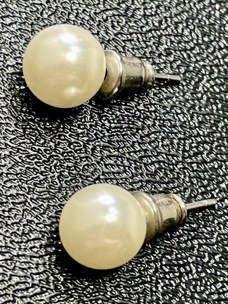 Vintage 8mm White Faux Pearl Silver Tone Metal Stud Earrings