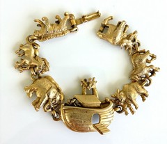 Vintage signed AJC Noah’s Ark gold tone link bracelet animals 7 inches